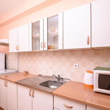 Arkulin - Four Bedroom With Terrace And Swimming Pool *